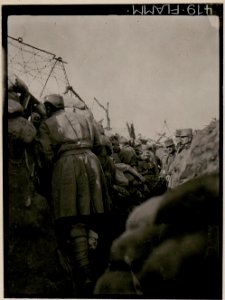 Im vordersten Schützengraben bei den horchenden Beobachtungsposten (Podgora-Süd).GM.Nöhring. (BildID 15732530)