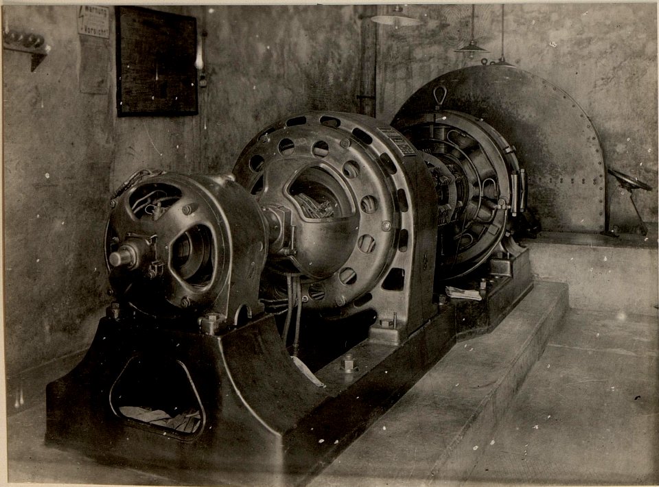 Ilgner Aggregat für Föderanlage am Henkelstollen in Raibl. Aufgenommen am 16. Mai 1916. (BildID 15476175)