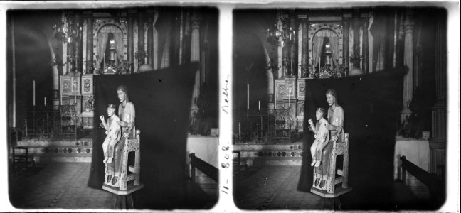 Imatge d ' una Mare de Déu a l ' interior de l'església del Talló i Bellver de Cerdanya