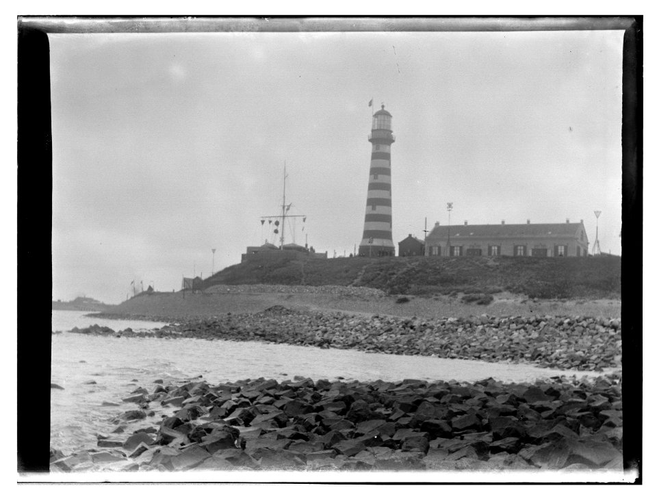 IJmuiden met de vuurtoren Jacob Olie (max res)