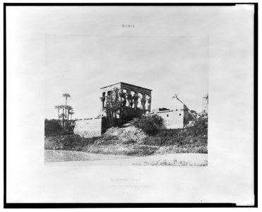 Ile de Fîleh (Philae) - édfice de l'est - vue générale prise du point C - Félix Teynard. LCCN2001695332