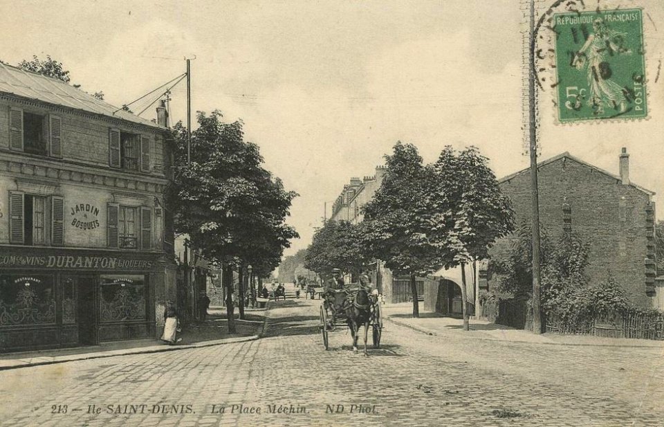 Ile-Saint-Denis.Place Méchin