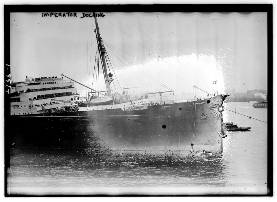 IMPERATOR docking LCCN2014693335