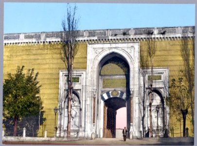Imperial gate, Topkapi Palace, Constantinople, Turkey LCCN2003653108 photo