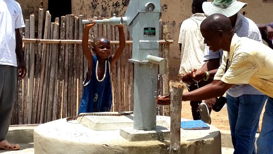 Improving Water Access (15350233850)