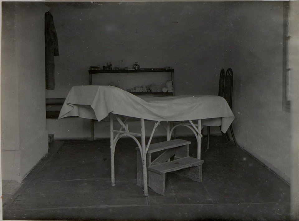 Improvisiertes aseptisches Operationszimmer im Felde, Divisionslazarettanstalt 25 (BildID 15442902)