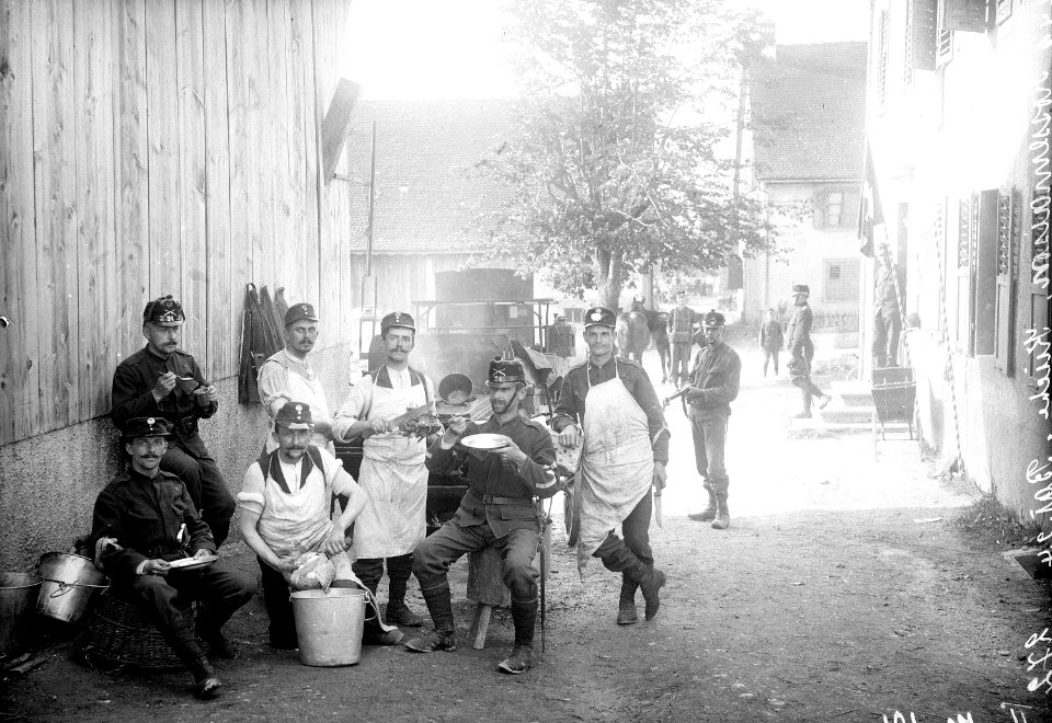 In der Küche - CH-BAR - 3237343