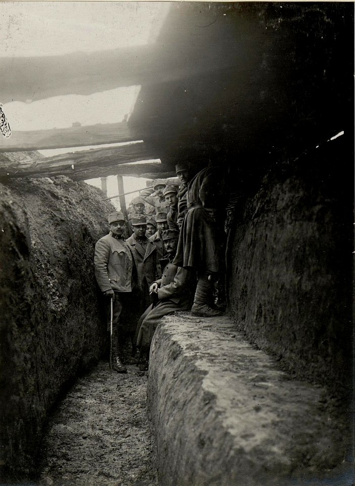 Im Schützengraben des Feldjägerbataillons 4 südöstlich von Malin, am 3.I.1916 (BildID 15541428)