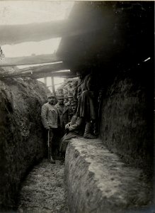 Im Schützengraben des Feldjägerbataillons 4 südöstlich von Malin, am 3.I.1916 (BildID 15541428)