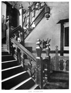 In English Homes Vol 2 Rothamsted Hertfordshire the staircase 31295007279283 0340