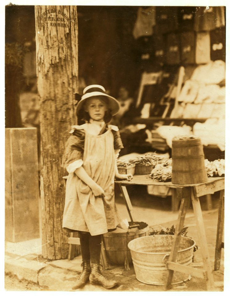 In the shadow of City Hall, selling vegetables at 515 King St., Wilmington, Delaware. Investigator, Edward F. Brown. LOC nclc.03594