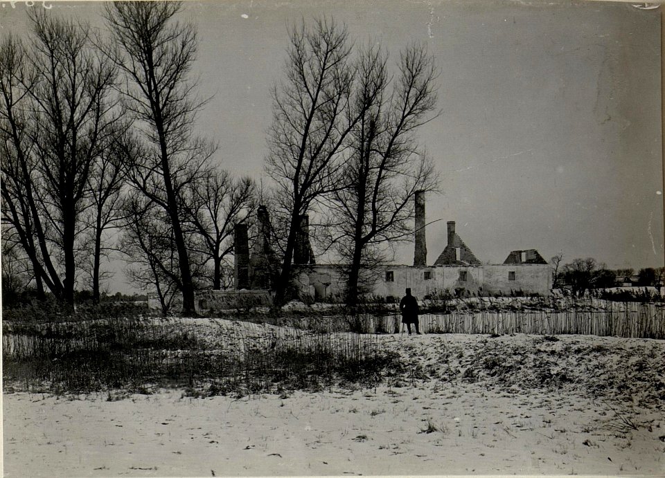 In Brand geschossene Fabrik in Mnichov. (BildID 15539880)