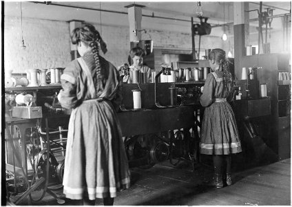 In the spool cotton dept. Bibb Mfg. Co. Macon, Ga. - NARA - 523154