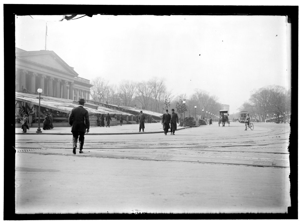 INAUGURAL STANDS AT TREASURY LCCN2016867148