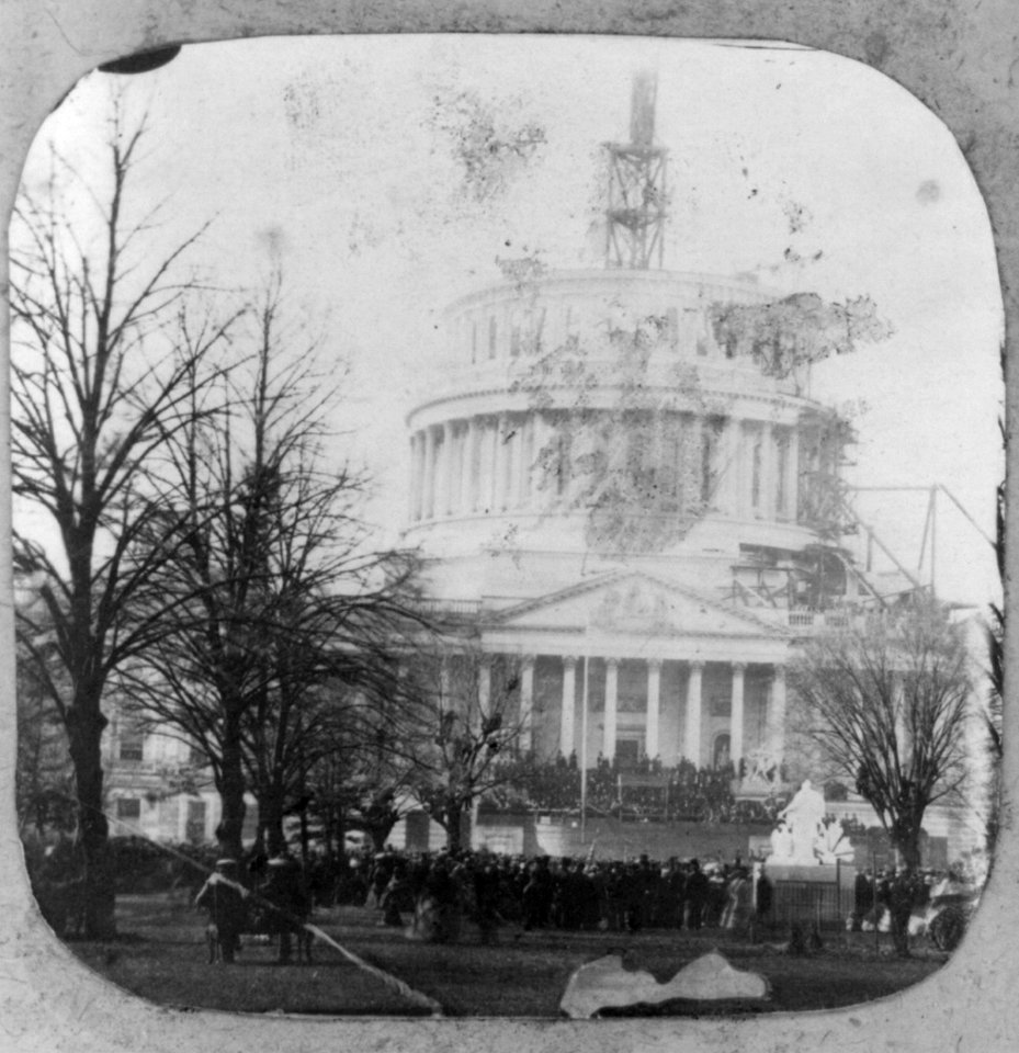 Inauguration of Abraham Lincoln at the U.S. Capitol LCCN2009631227