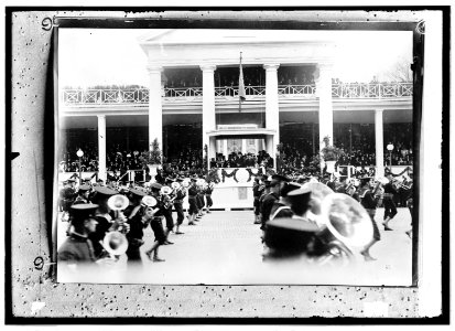 Inauguration, 1913; Wilson in reviewing stand LCCN2016844631