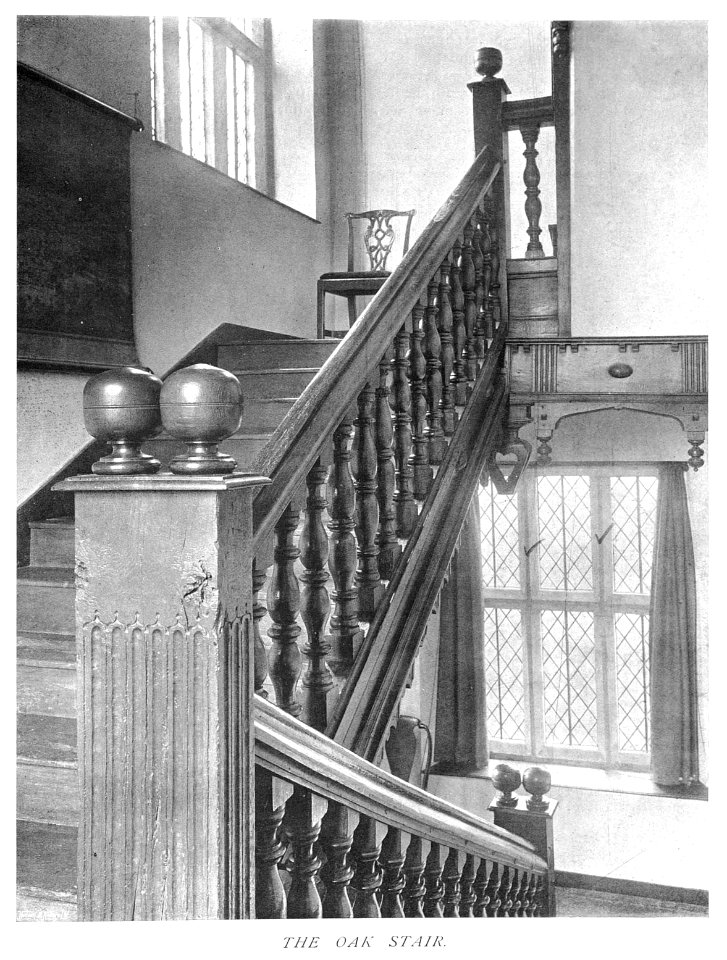 In English Homes Vol 3 The Castle House Deddington the oak stair 31295005735708 0079