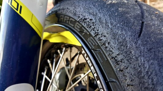 Sport supersport tire