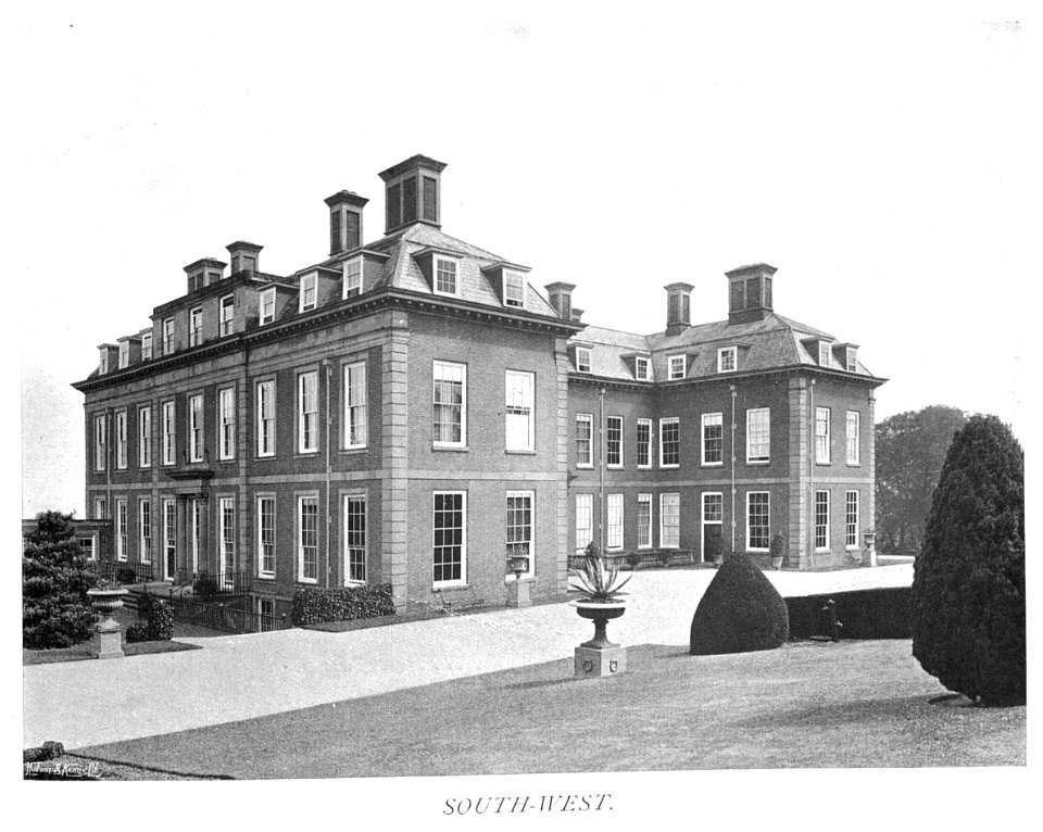 In English Homes Vol 3 Stoke Edith Herefordshire south-west 31295005735708 0275
