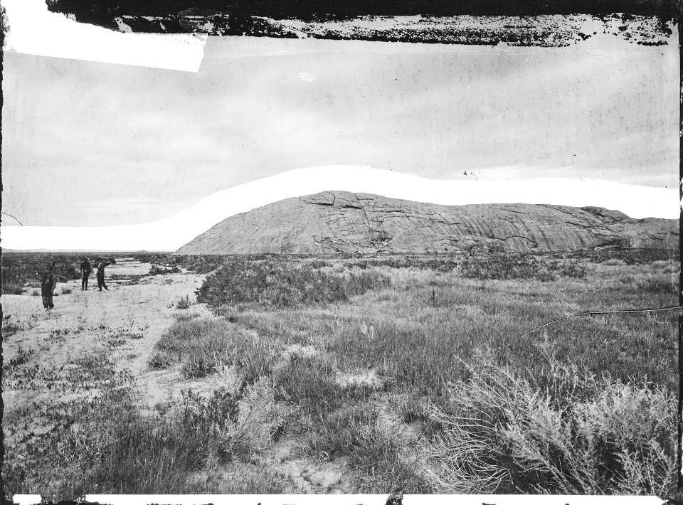 Independence Rock. On the Sweetwater River. Natrona County, Wyoming. - NARA - 516894