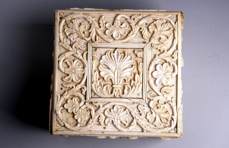 Indian - Box with Vegetal Forms - Walters 711211 - Top
