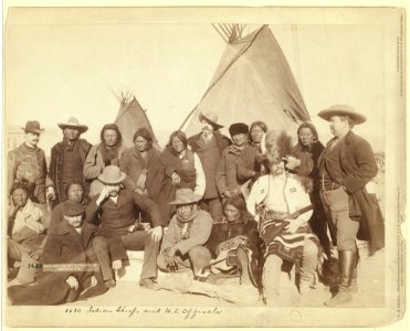 Indian chiefs and U.S. officials (at Pine Ridge, S.D.) LCCN99613901