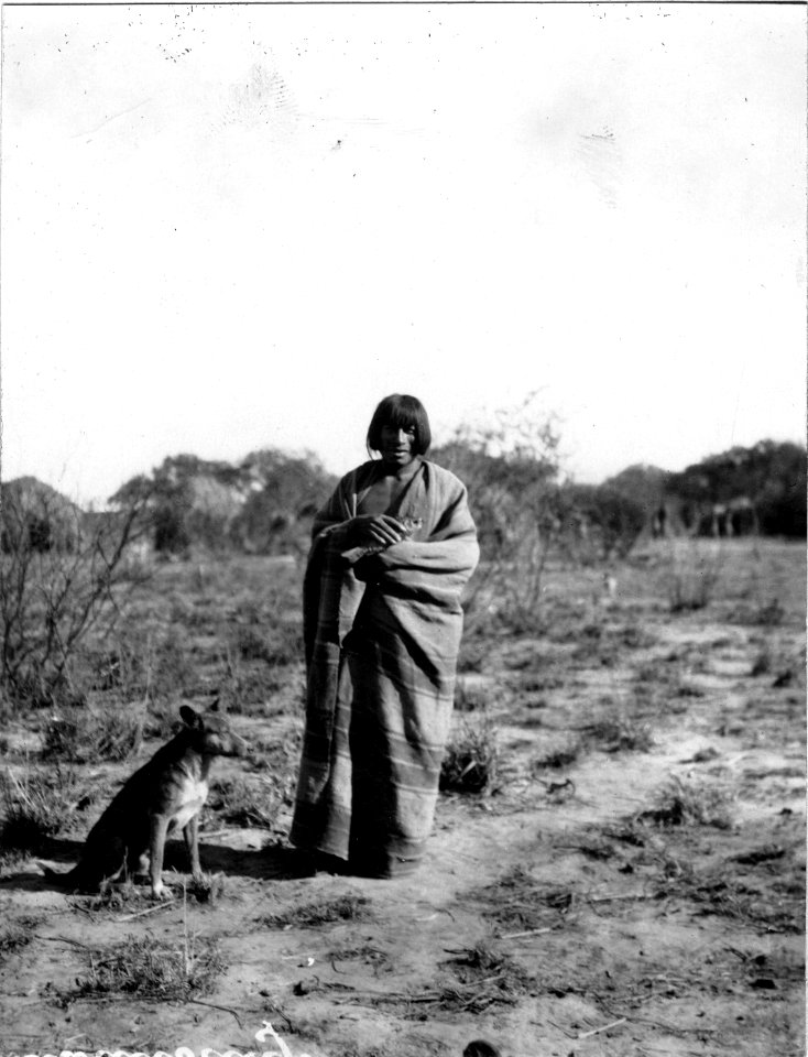 Indian med sin hund. Rio Pilcomayo, Gran Chaco. Bolivia - SMVK - 004675