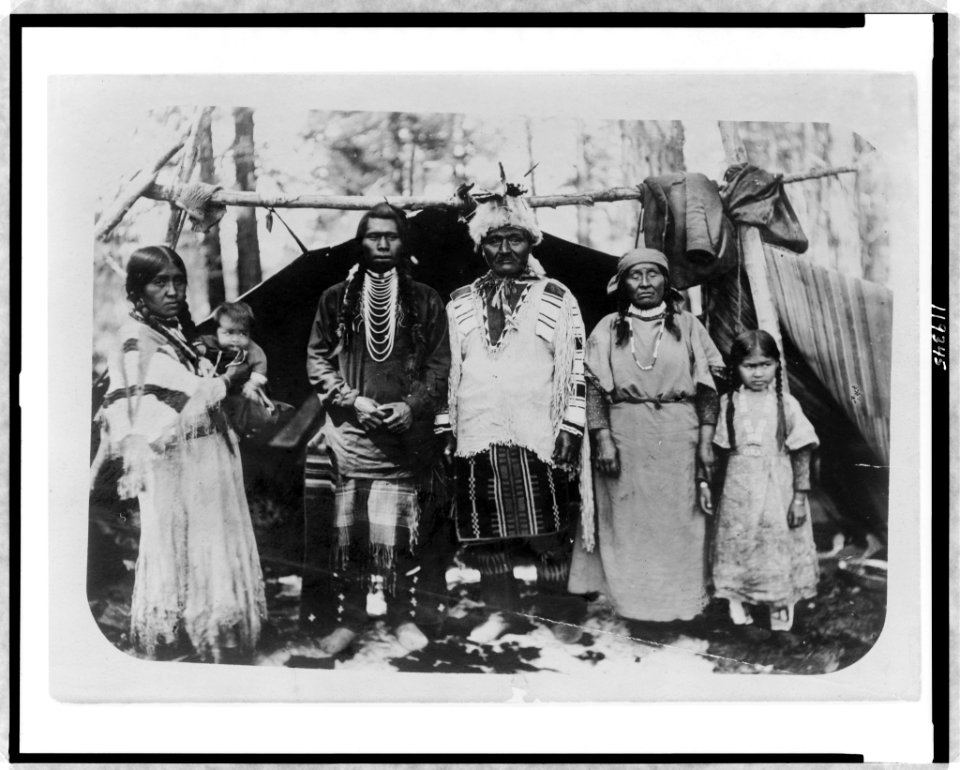 Indian Joe and family LCCN97518616