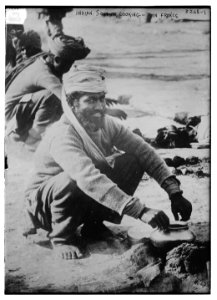 Indian soldier cooking - in France LCCN2014697839