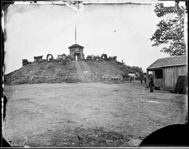 Indian Mound, near Chattanooga, Tenn. Sanitary garden for convalescents. - NARA - 528925