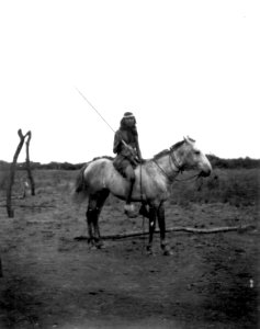 Indian till häst. Gran Chaco, Rio Pilcomayo. Bolivia - SMVK - 004645