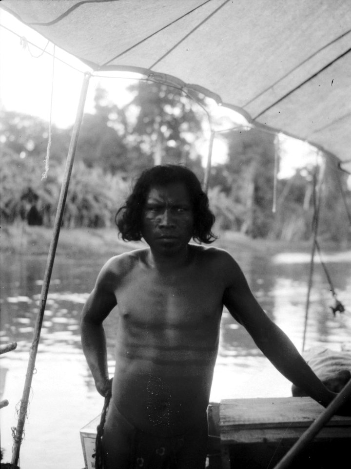 Indian ombord på kostern Olga . Erh, Från Erland Nordenskiöld 1927. Chocó. Colombia - SMVK - 003997