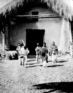 Indianer dansa utanför kyrkan. Moxos Province. Bolivia - SMVK - 002391
