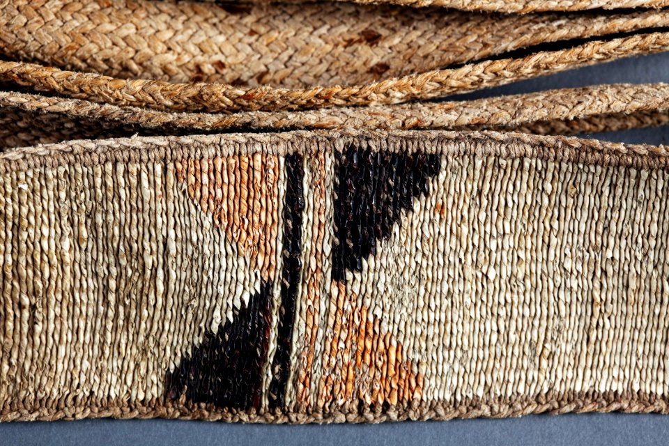 Indianföremål. Bärbindel, bärrem - Skoklosters slott - 87734