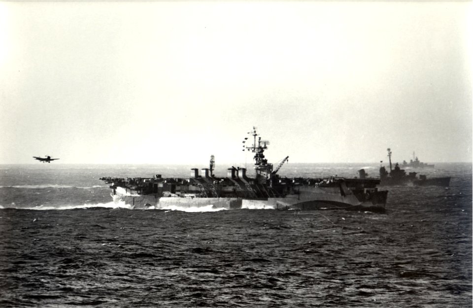 Independence class CVL with F6F landing 1944
