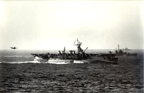 Independence class CVL with F6F landing 1944