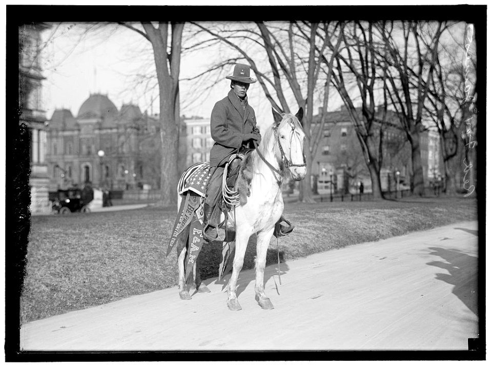 INDIANS, AMERICAN. RED FOX JAMES AT WHITE HOUSE LCCN2016866041
