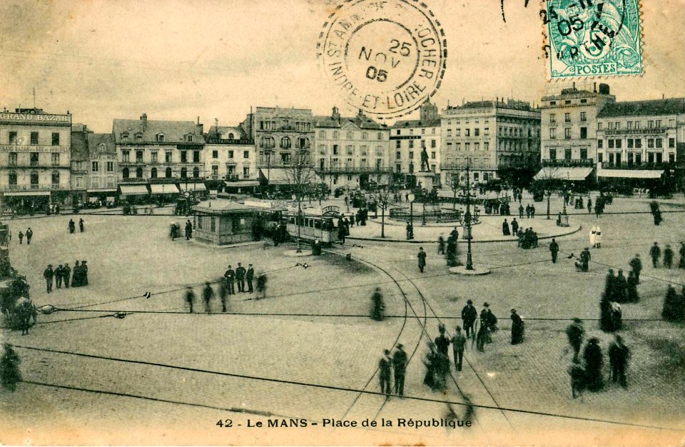 INCONNU 42 - LE MANS - Place de la République
