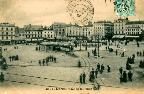 INCONNU 42 - LE MANS - Place de la République