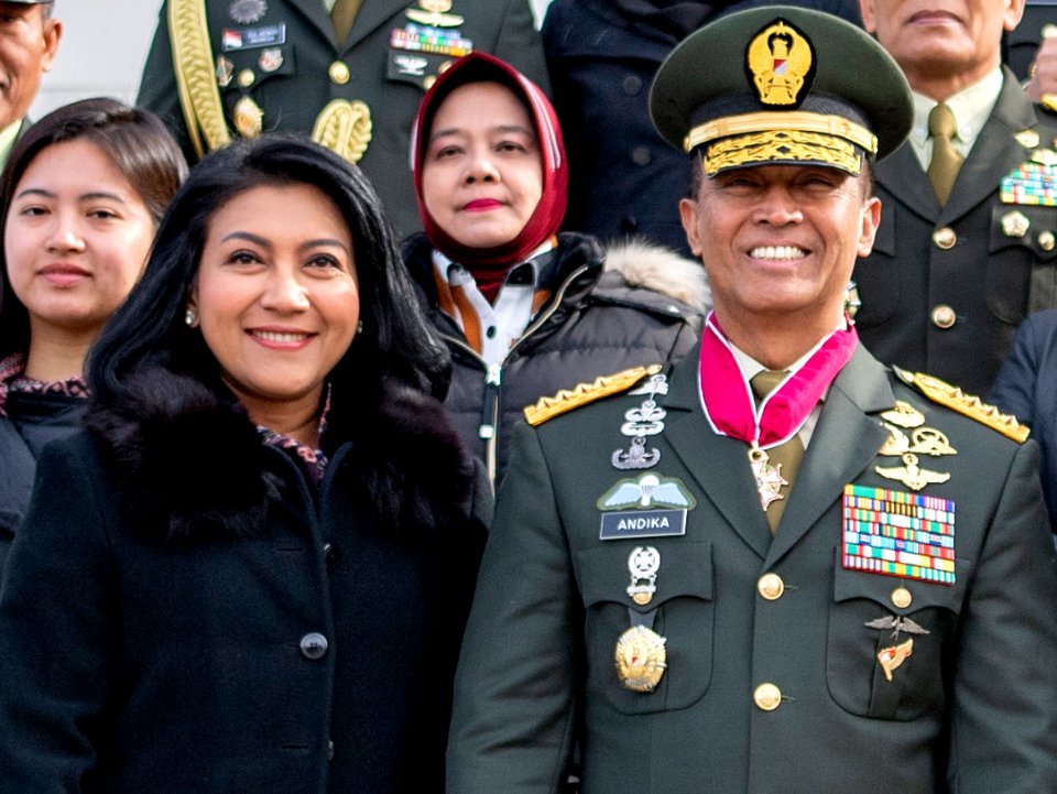 Indonesian Army Chief of Staff Gen. Andika Perkasa Participates in an Army Full Honors Wreath-Laying Ceremony at the Tomb of the Unknown Soldier - 49483796507 (Andika Perkasa and Diah Erwiany)