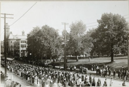 Induction Day Parade, Delaware, Ohio. Young women students of Ohio Wesleyan University 165-WW-110C-016