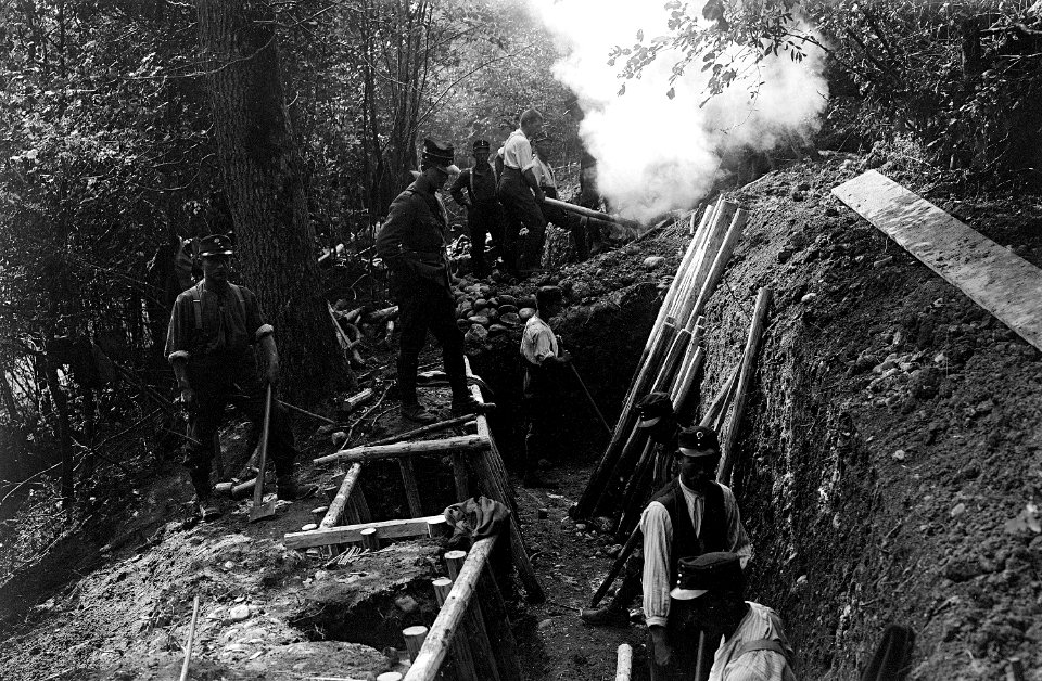 Infanterie beim Bau von Schützengräben - CH-BAR - 3237034
