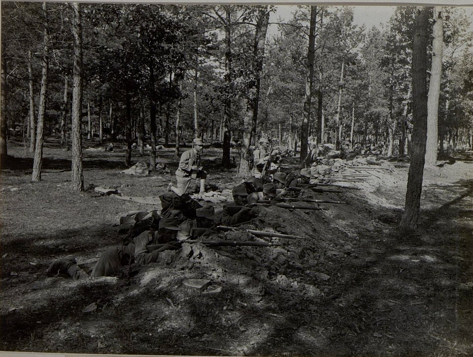 Infanterieregiment 99 beim Vormarsch Olyka, 10.8.1915 (BildID 15455625)
