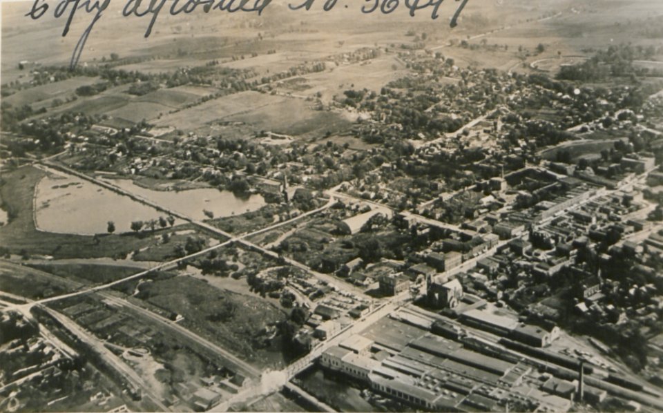 Ingersoll Ontario from the Air (HS85-10-36497)