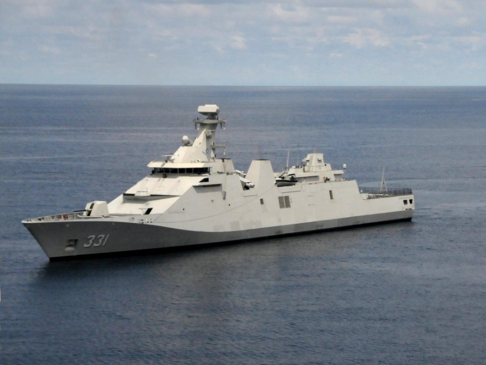 Indonesian frigate KRI Raden Eddy Martadinata (331) underway in the South China Sea on 21 May 2018 (180521-N-IX266-001)