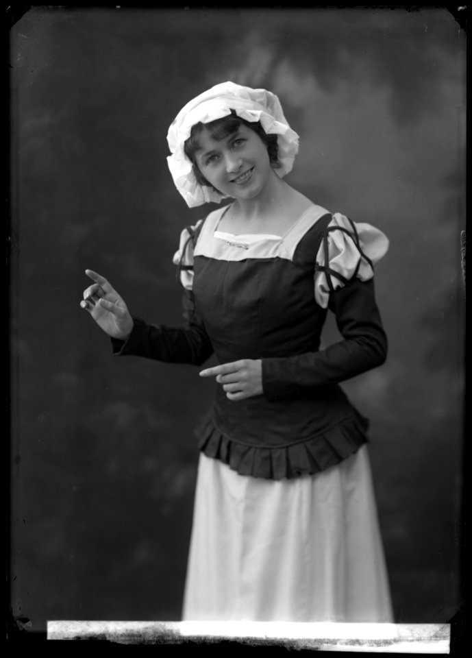 Ingeborg Söderberg-Ståhl in Trettondagsafton at Skådebanans friluftsteater 1911 - SMV - GS129