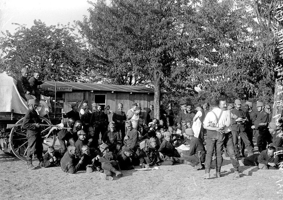 Infanterie bei der Rast - CH-BAR - 3237402