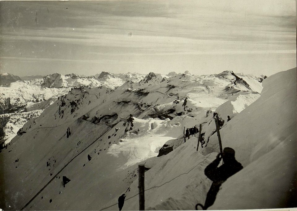 Infanteriestellung und Unterkünfte der 7. Kompagnie des Infanterie Bataillons II-57 auf den Köderköpfen. Standpunkt, Köderhöhe. (BildID 15469551)