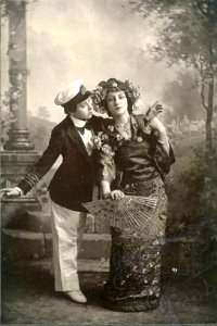 Ivy (left) and Alice Pollard of the Pollard Opera Company (SAYRE 1495)
