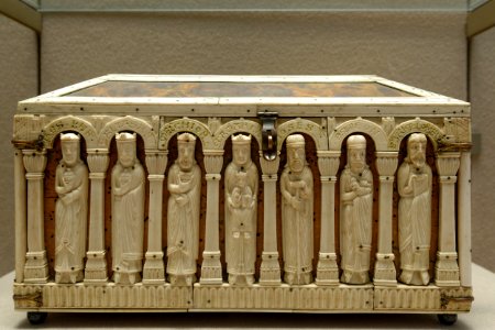 Ivory casket Saint-Maur Louvre MRR76
